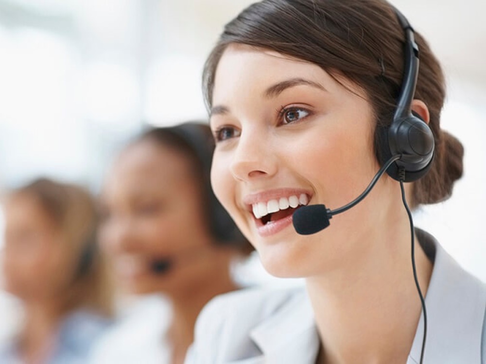 Nhân viên chăm sóc khách hàng là gì? Bạn hiểu gì về ngành nghề này?