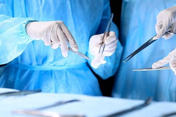 Bác sĩ phẫu thuật là gì và danh sách các cơ sở đào tạo uy tín - Ảnh 1