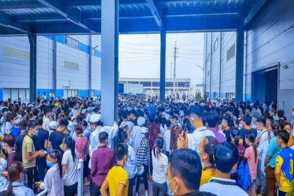 Công nhân Luxshare Việt Nam: 5.000 người phản đối chính sách lương thưởng - Ảnh 1