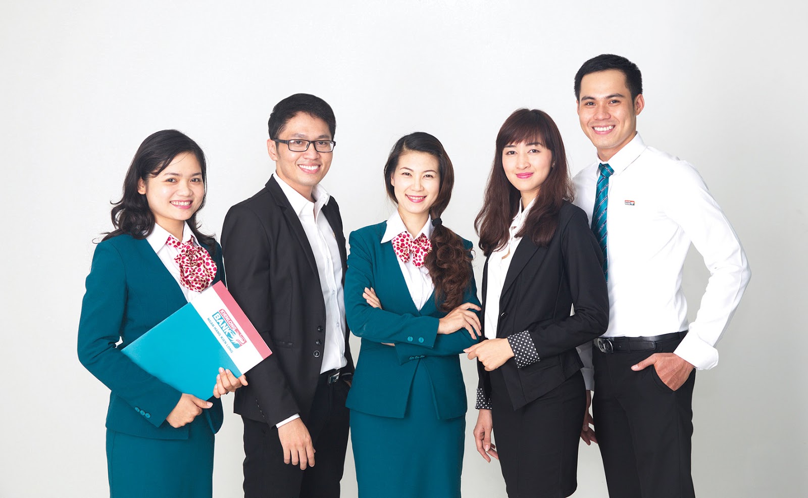 Mức lương giao dịch viên các ngân hàng tại Việt Nam mới nhất 2021 - Ảnh 3
