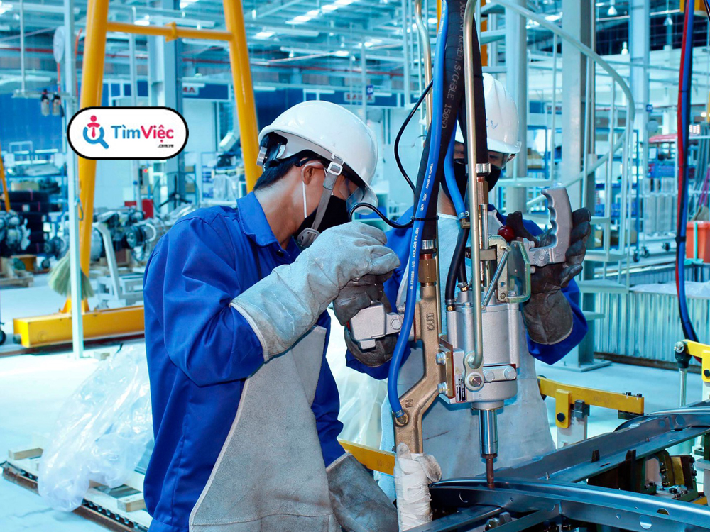 Nên chuyển thời điểm tăng lương tối thiểu từ 1/1 sang 1/7 hay không?