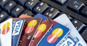 Thẻ tín dụng là gì? Lưu ý dùng thẻ đen để không dính bẫy tài chính