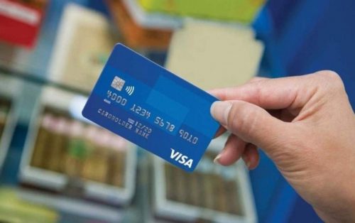 Thẻ tín dụng là gì? Lưu ý dùng thẻ đen để không dính bẫy tài chính - Ảnh 1