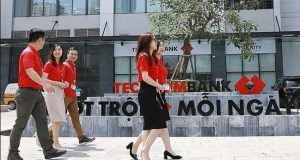Cán bộ nhân viên Techcombank thu nhập bình quân 528 triệu đồng/người trong năm 2022