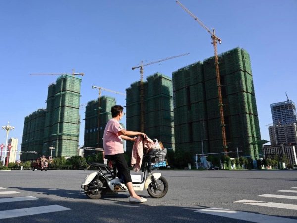 Thảm như thị trường BĐS Trung Quốc: Ế khách đến nỗi ngân hàng cho phép người 50 tuổi vay mua nhà thế chấp đến năm 80 tuổi