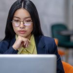 5 Câu Hỏi Tự Vấn Quan Trọng Cho Người Mới Bắt Đầu Sự Nghiệp