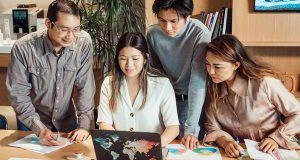 4 cách giúp người hướng nội hòa nhập hiệu quả nơi công sở
