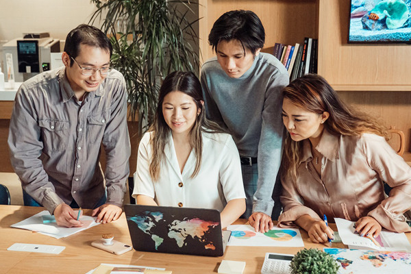 4 cách giúp người hướng nội hòa nhập hiệu quả nơi công sở