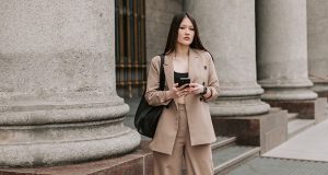 Nhận lời ‘nhảy việc’ hay để cơ hội trôi đi