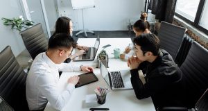 Tầm Quan Trọng Của Việc Lắng Nghe Góp Ý Khi Phát Triển Sản Phẩm Mới